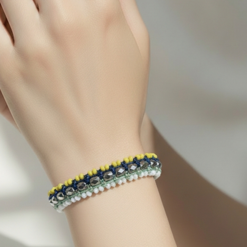 Vintage Y2K Friendship Gap beaded bracelet